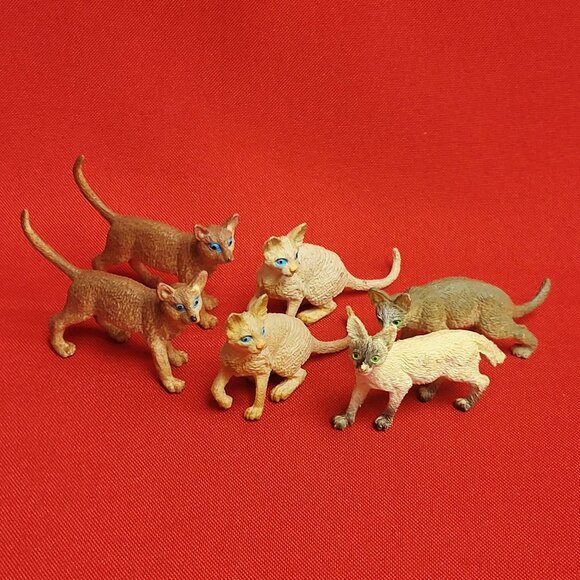 Set of 6 Small Miniature Plastic Cat Figurines - Picture 3 of 10